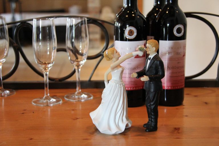 wine, drink, alcohol-3105785.jpg